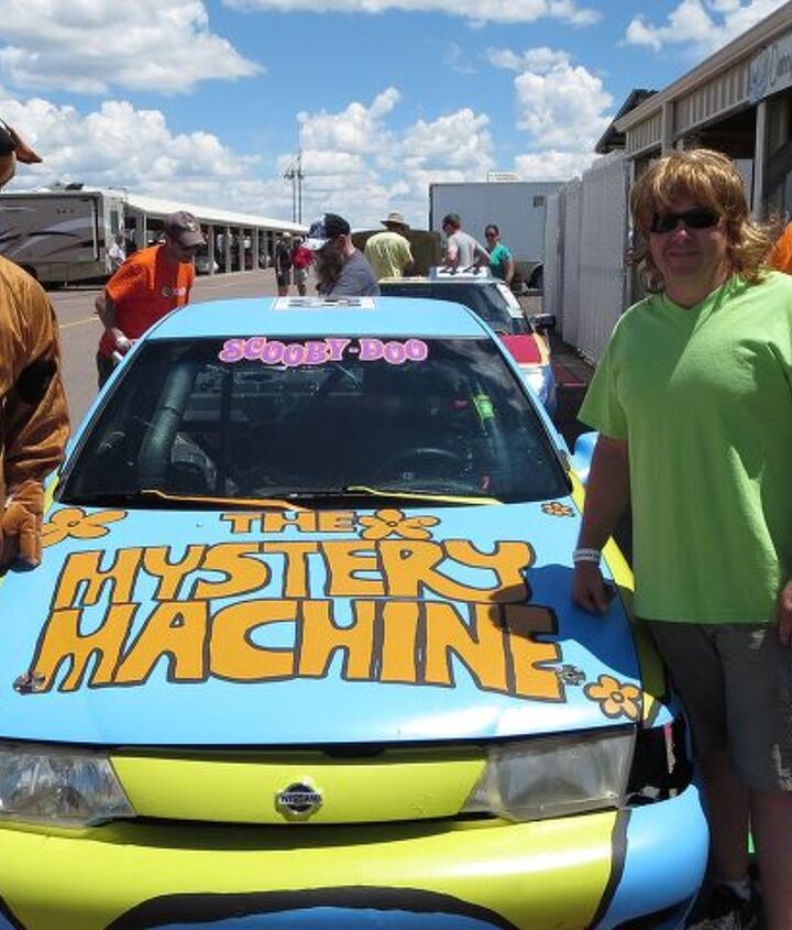 junkyard find 1977 dodge tradesman 200 mystery machine