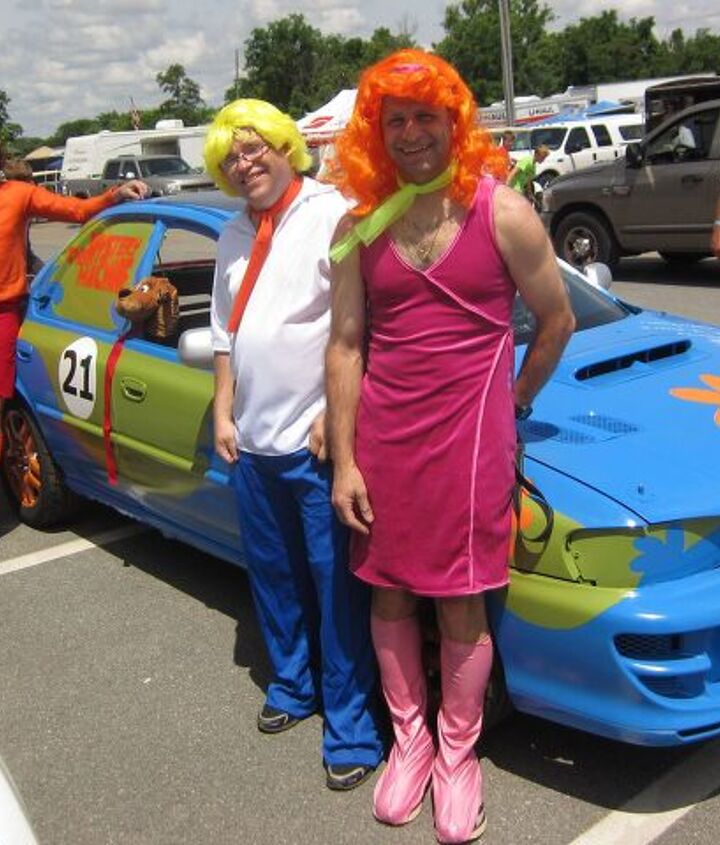 junkyard find 1977 dodge tradesman 200 mystery machine