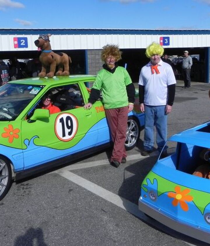 junkyard find 1977 dodge tradesman 200 mystery machine