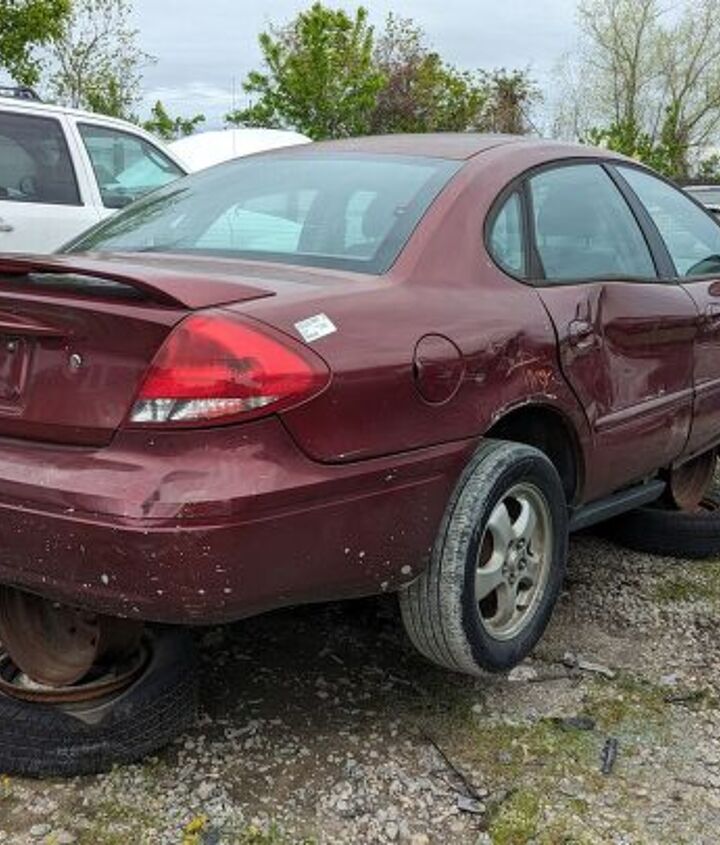 junkyard find 2007 ford taurus se