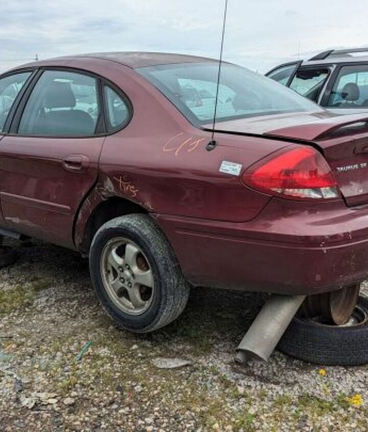 junkyard find 2007 ford taurus se