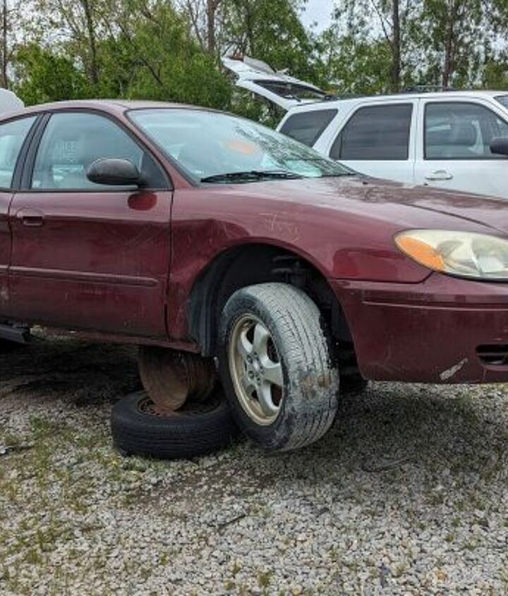 junkyard find 2007 ford taurus se