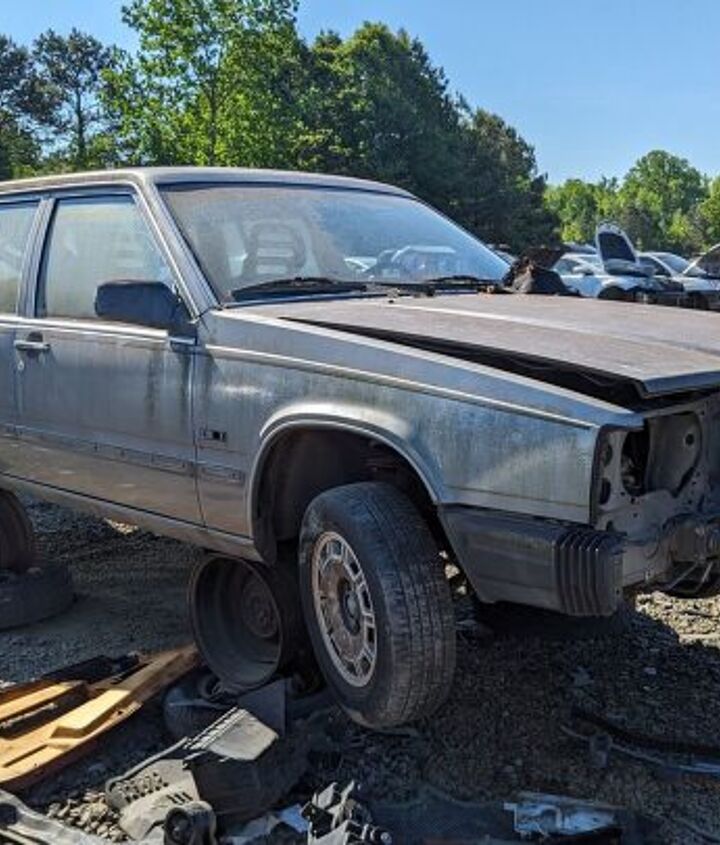 junkyard find 1988 volvo 740 gle with 403 348 miles