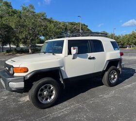 used car of the day 2011 toyota fj cruiser