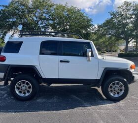 used car of the day 2011 toyota fj cruiser