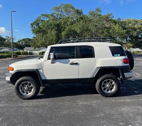 used car of the day 2011 toyota fj cruiser