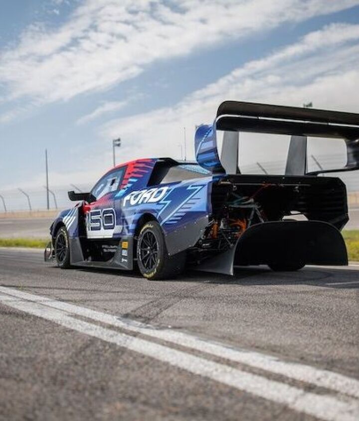 ford unveils 1 400hp f 150 lightning supertruck for pikes peak