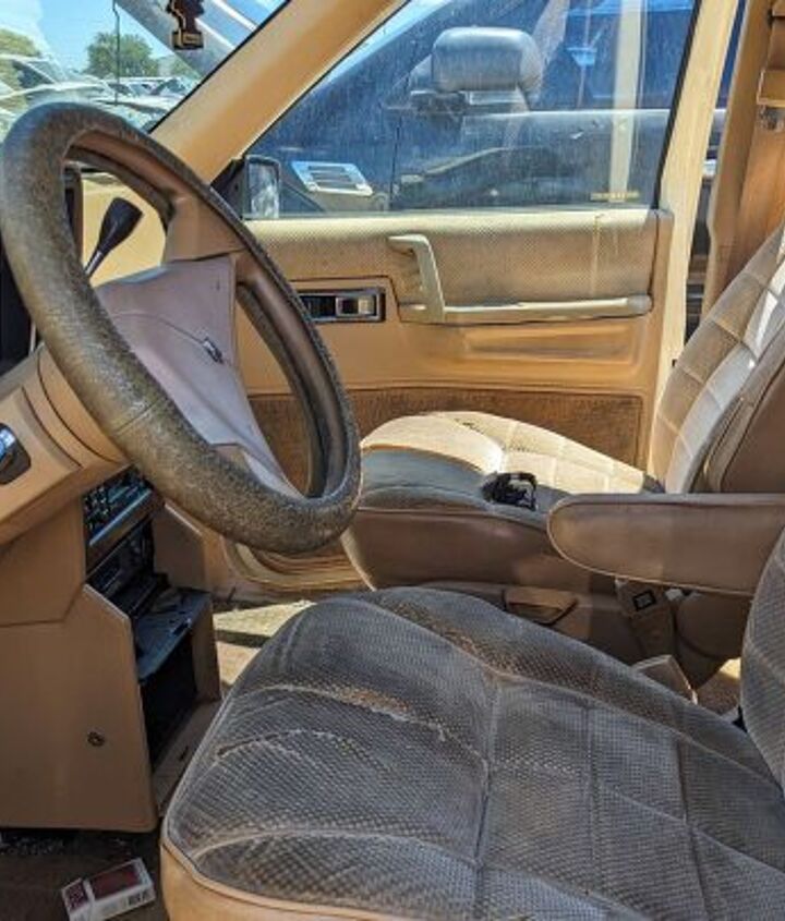 junkyard find 1987 dodge caravan se v6