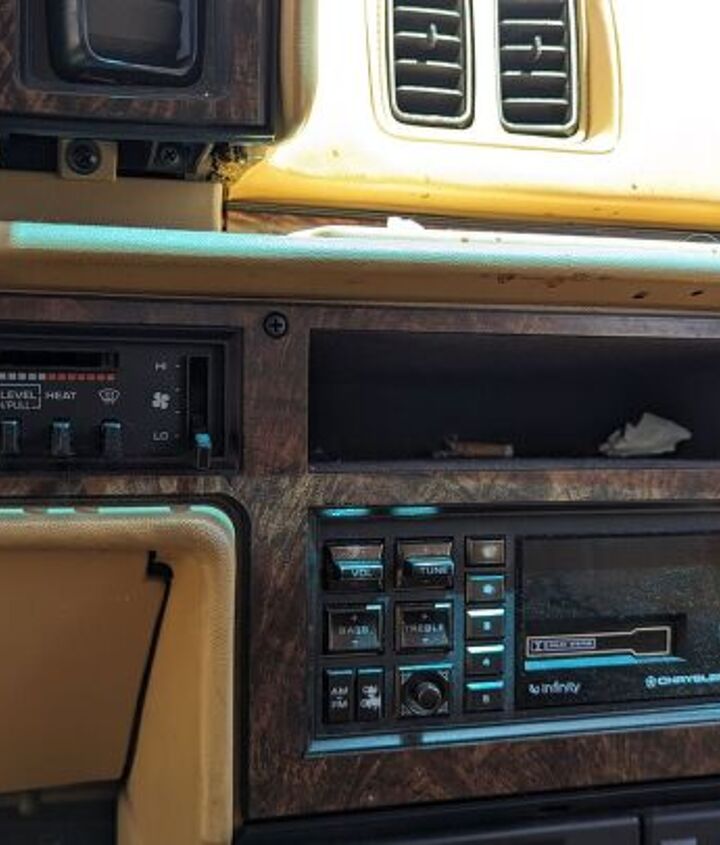 junkyard find 1987 dodge caravan se v6