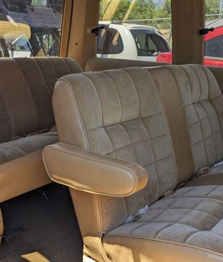 junkyard find 1987 dodge caravan se v6