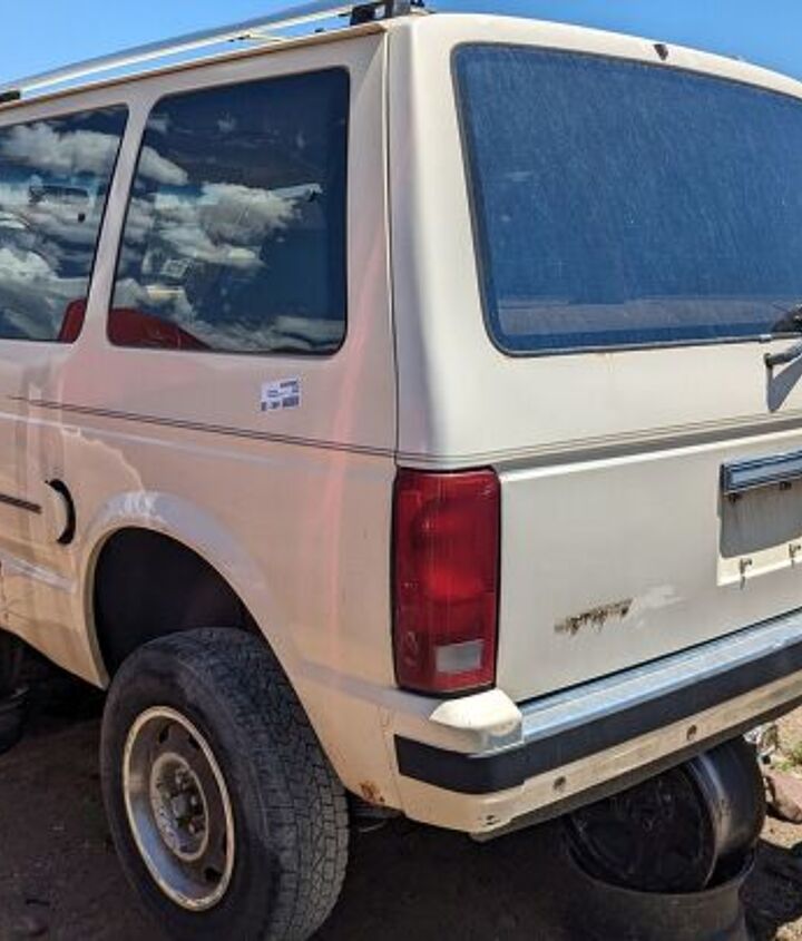 junkyard find 1987 dodge caravan se v6