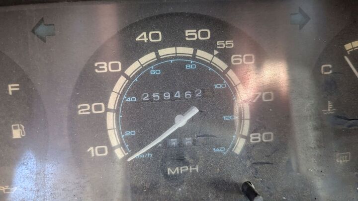 junkyard find 1983 nissan sentra deluxe mpg 2 door sedan