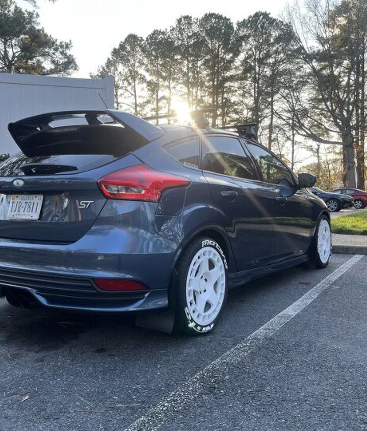 used car of the day 2018 ford focus st