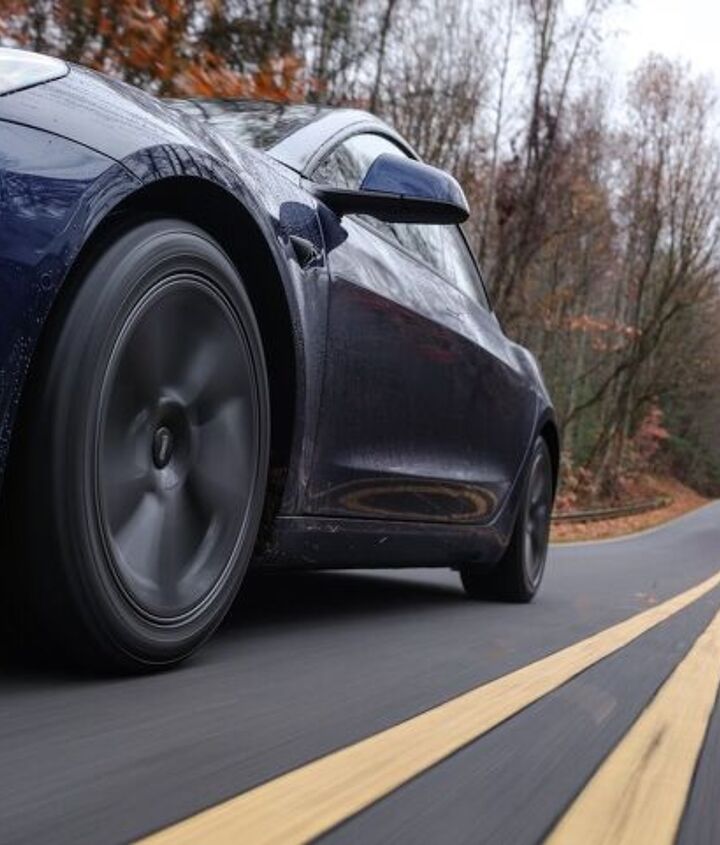 nokian-rolls-out-ultra-high-performance-tire-the-surpass-as01 tacika.ru