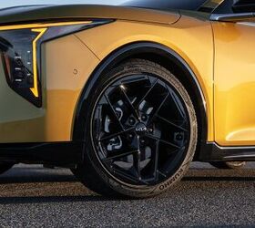 see photos of the 2026 kia k4 hatchback