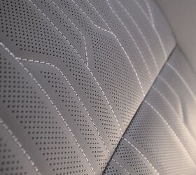 see more photos of the 2025 buick envista avenir