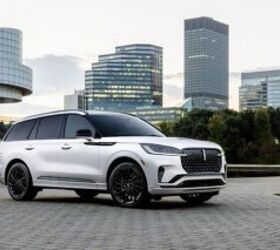see more photos of the 2025 lincoln aviator
