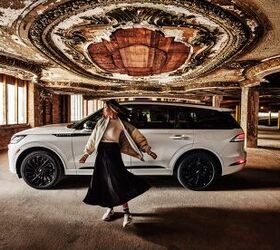 see more photos of the 2025 lincoln aviator