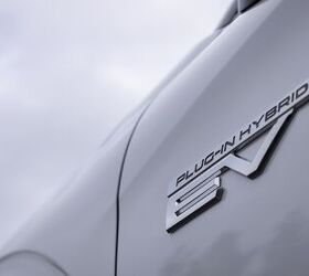 see more photos of the 2026 mitsubishi outlander