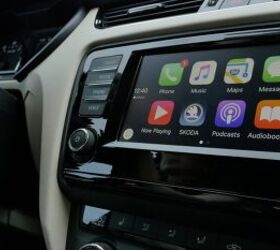 the features higher end car buyers want the most, Apple CarPlay
