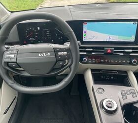 see more photos of the 2026 kia sportage hybrid