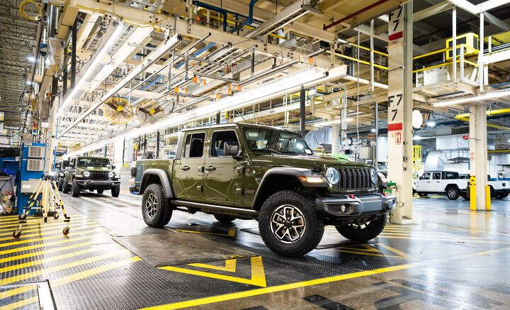 ram confirms midsize dakota pickup will be built alongside jeep gladiator