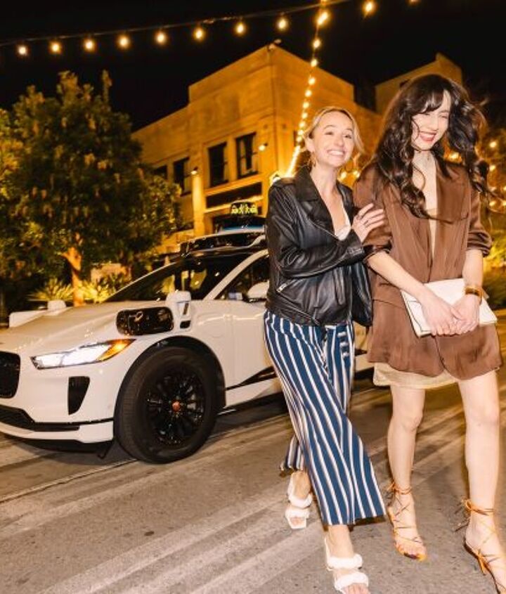 nhtsa investigating waymo self driving cabs after school bus incident