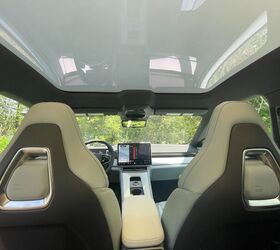 see more photos of the 2025 polestar 4