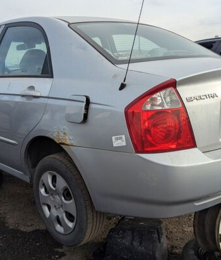 junkyard find 2004 kia spectra with 448 559 miles
