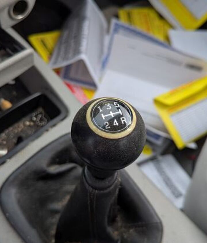 junkyard find 2004 kia spectra with 448 559 miles