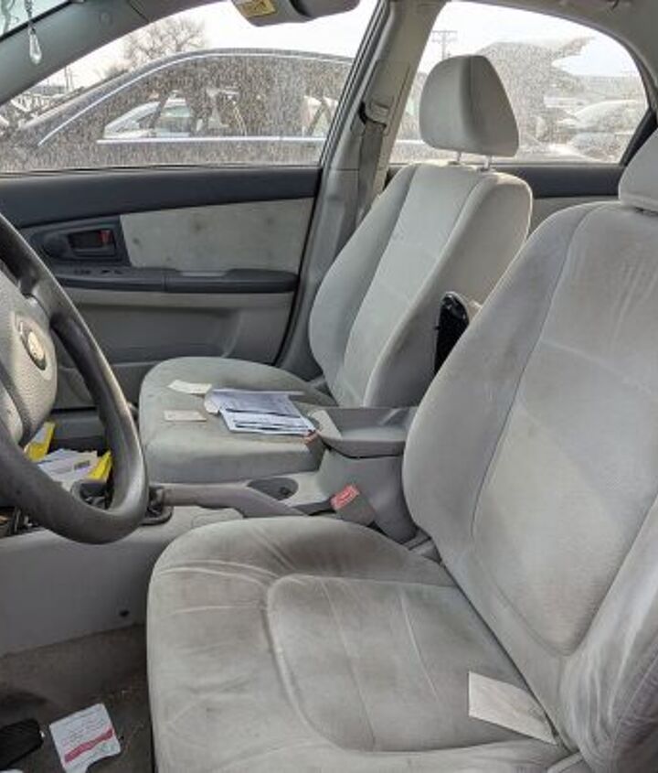 junkyard find 2004 kia spectra with 448 559 miles