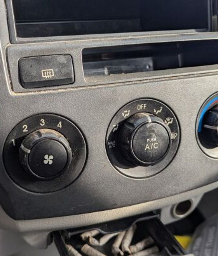 junkyard find 2004 kia spectra with 448 559 miles