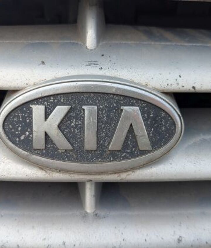 junkyard find 2004 kia spectra with 448 559 miles