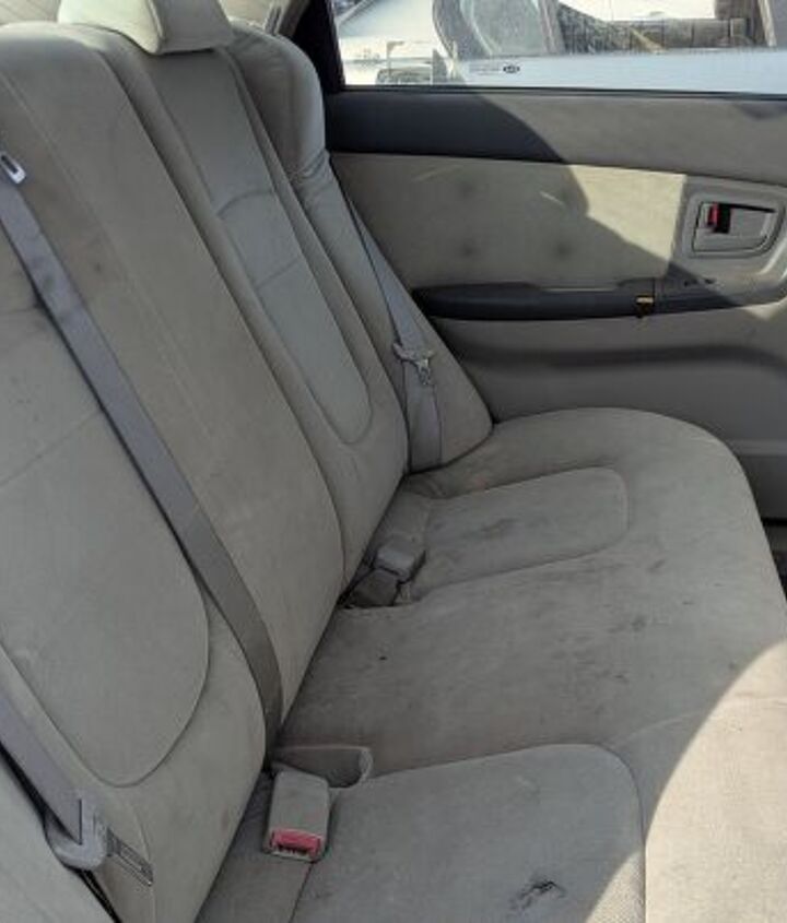 junkyard find 2004 kia spectra with 448 559 miles