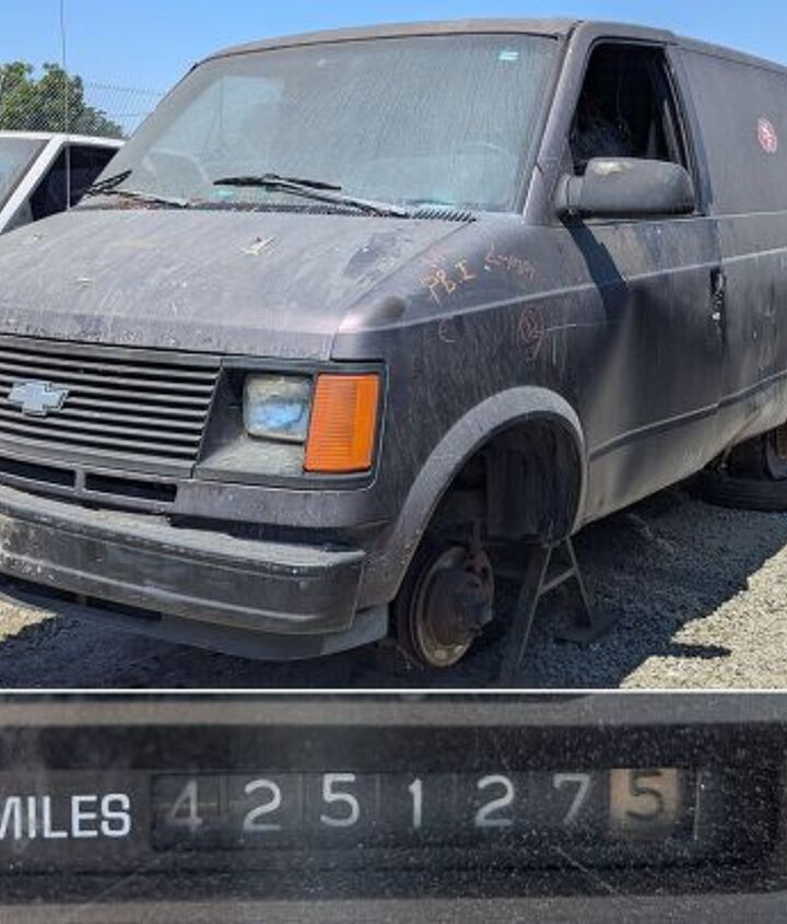 junkyard find 1991 chevrolet astro cargo van with 425 127 miles