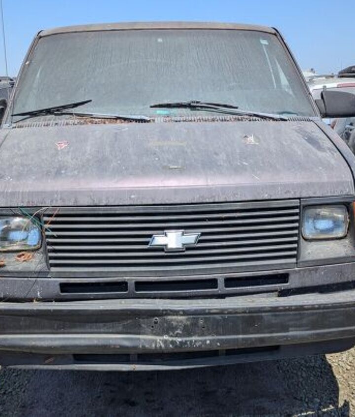 junkyard find 1991 chevrolet astro cargo van with 425 127 miles