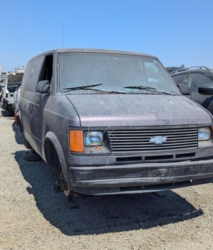 junkyard find 1991 chevrolet astro cargo van with 425 127 miles