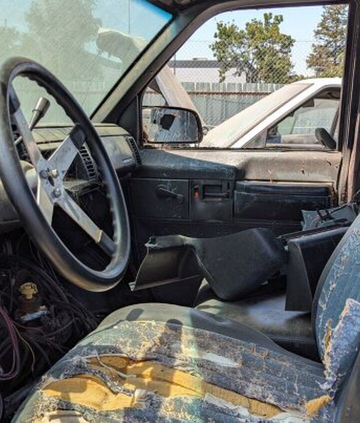 junkyard find 1991 chevrolet astro cargo van with 425 127 miles