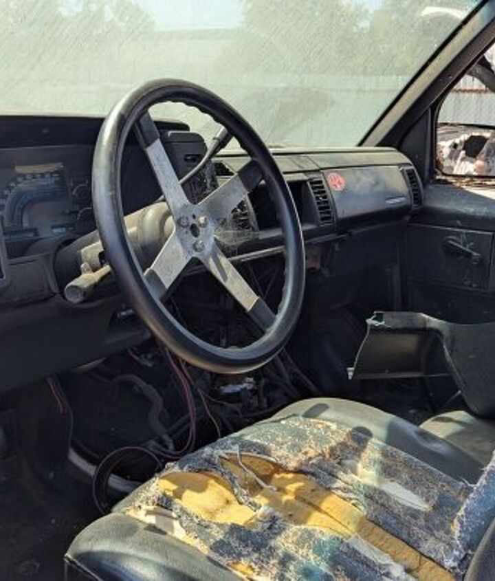 junkyard find 1991 chevrolet astro cargo van with 425 127 miles