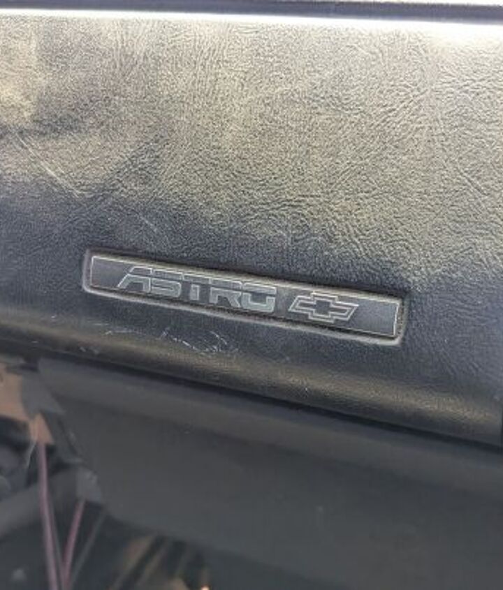 junkyard find 1991 chevrolet astro cargo van with 425 127 miles