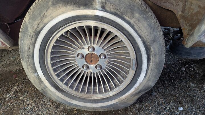 junkyard find 1976 ford elite