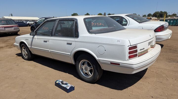 junkyard find 1993 oldsmobile cutlass ciera s with 306 842 miles