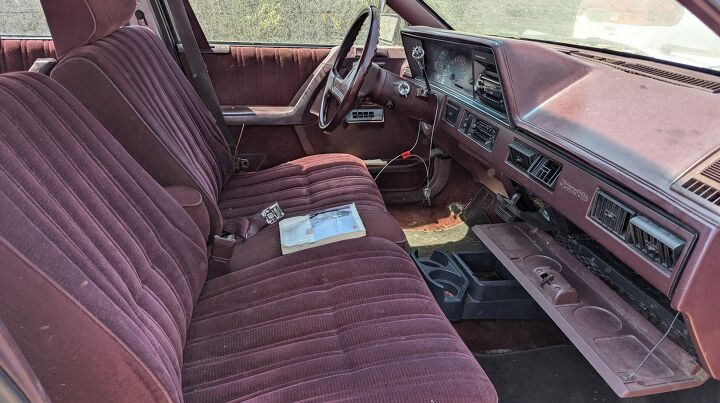 junkyard find 1993 oldsmobile cutlass ciera s with 306 842 miles
