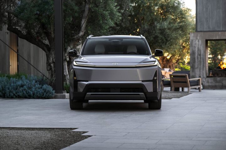 toyota makes highlander all electric for 2027