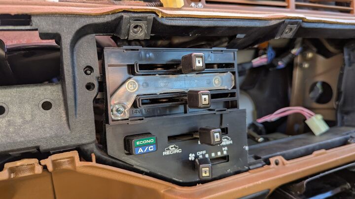 junkyard find 1983 toyota camry le sedan