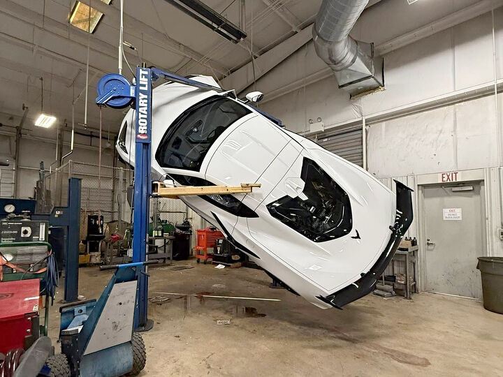 another c8 corvette falls off vehicle lift
