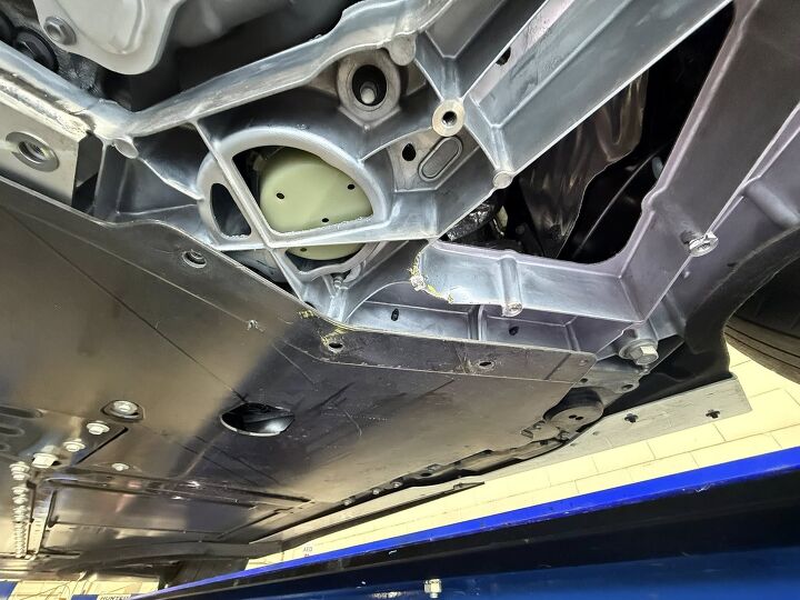 another c8 corvette falls off vehicle lift