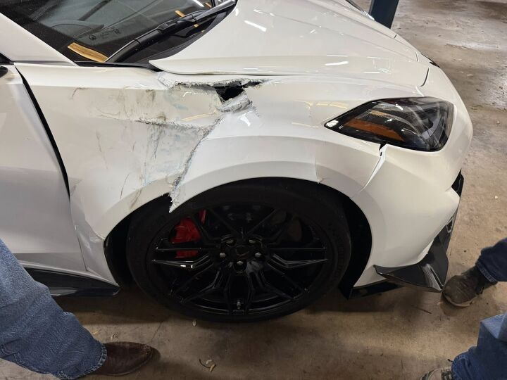 another c8 corvette falls off vehicle lift