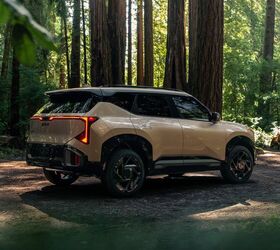 kia unveils bigger roomier seltos at new york auto show