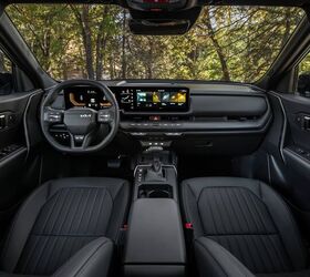 kia unveils bigger roomier seltos at new york auto show